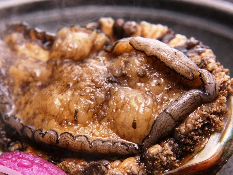 Gambar hidangan Kaiseki dengan abalon