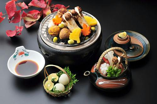 【旬の食旅】【秋の特別会席お部屋出しプラン】焼き松茸、信州牛、秋の味覚に舌鼓！