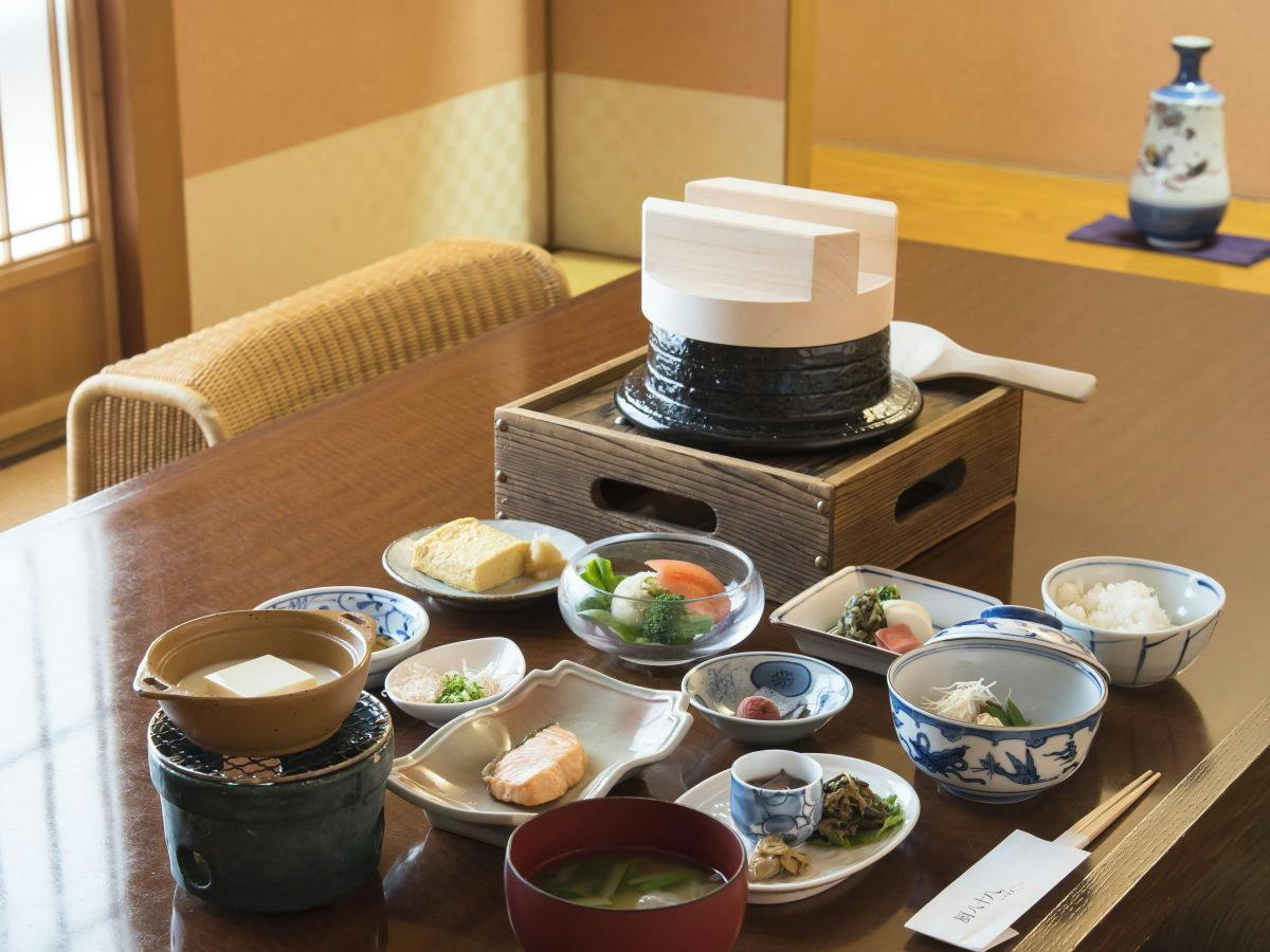 朝食