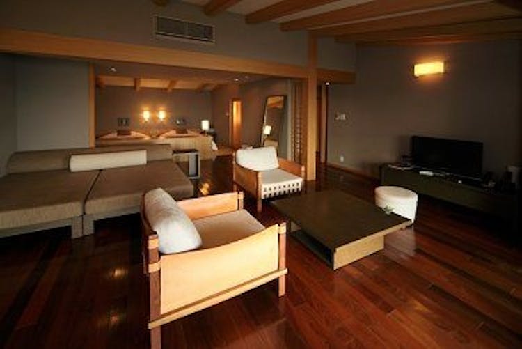 伊勢湾を望む　露天風呂付平屋客室B　64平米【禁煙】のサムネイル画像
