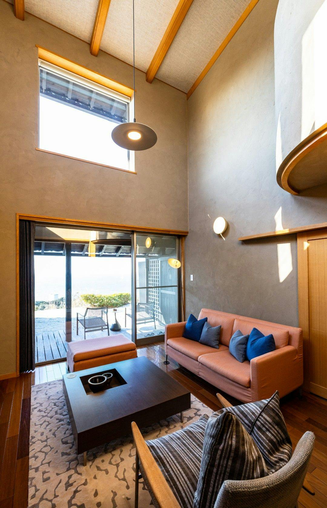 【空の２】メゾネットBタイプ80平米客室