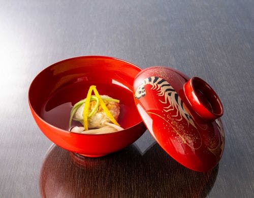 料理の一例（季節の椀物）