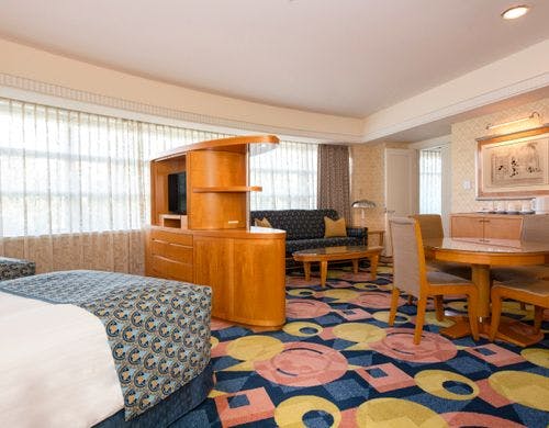 キャラクターモチーフ　(C)Disney