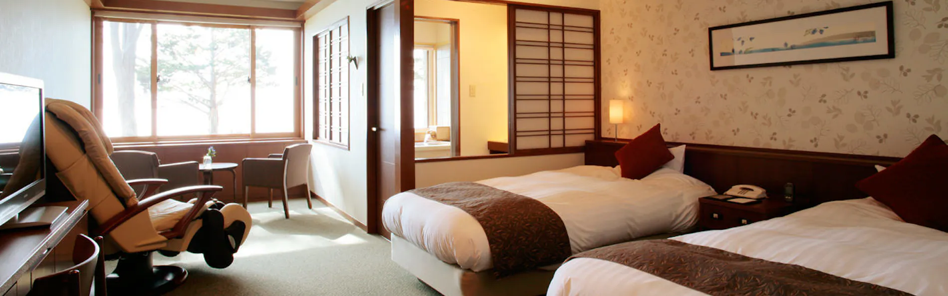 北海道の全室温泉付きホテル レイクサイドヴィラ翠明閣
