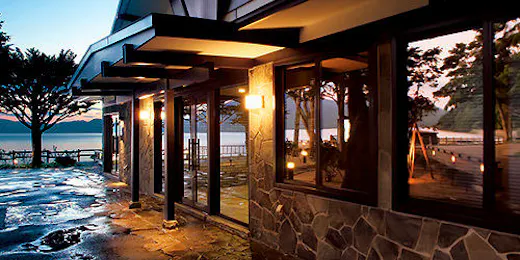 北海道の全室温泉付きホテル レイクサイドヴィラ翠明閣