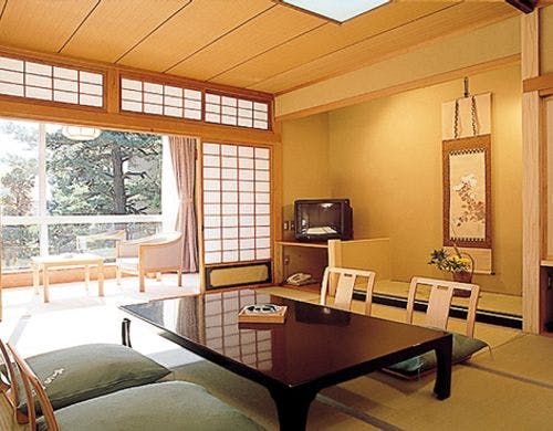 さかや標準客室（和室10畳）