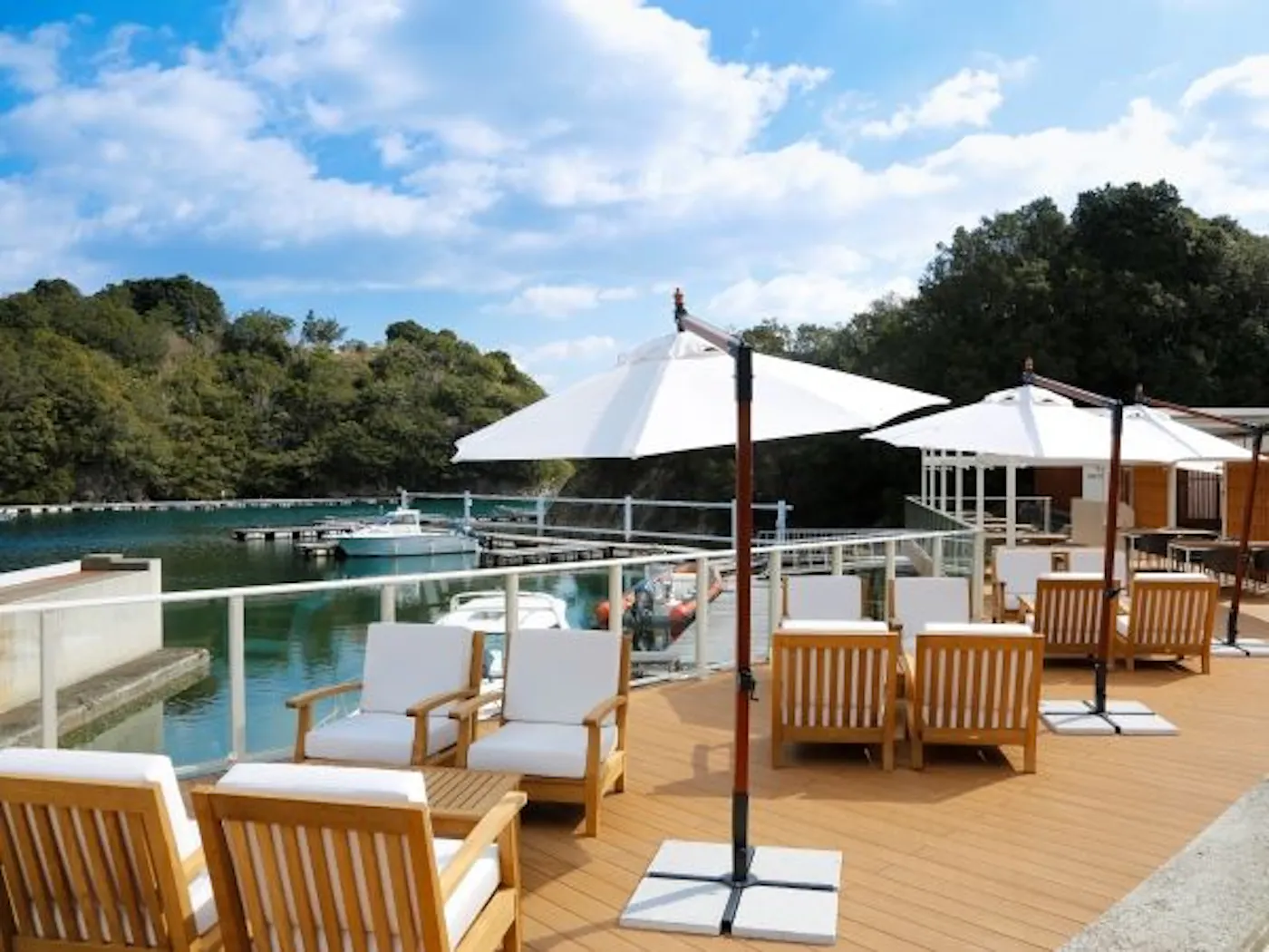 NEMU RESORT：海辺のテラス