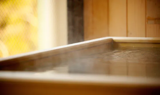 檜の香りが立ち込める露天風呂