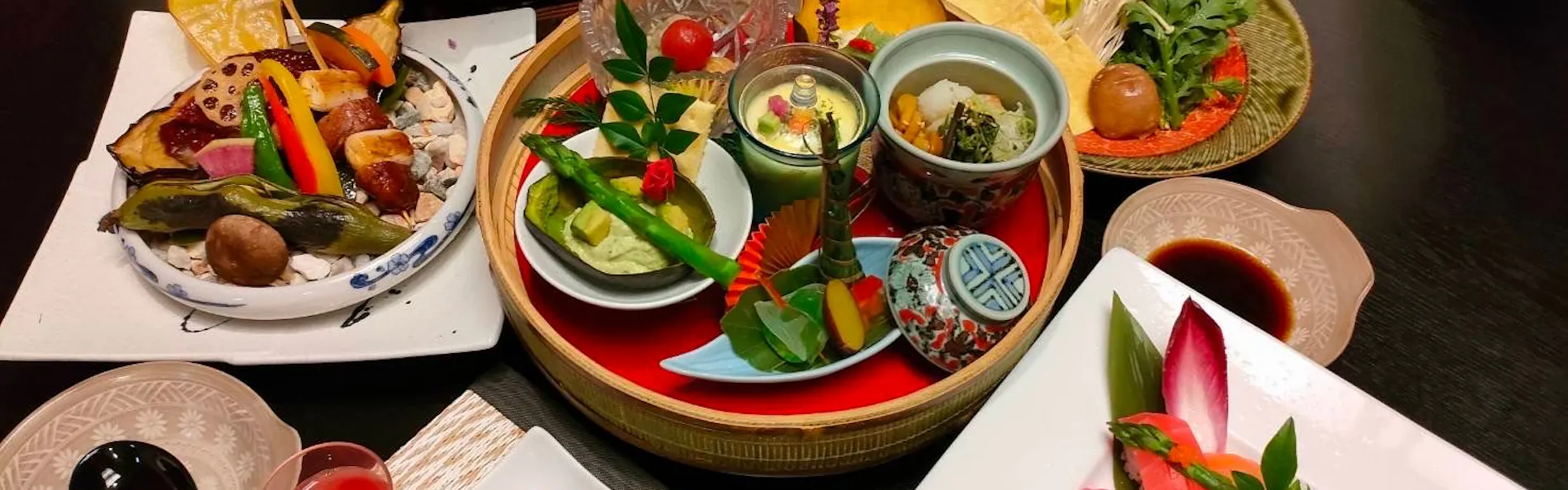 流辿別邸 観山聴月