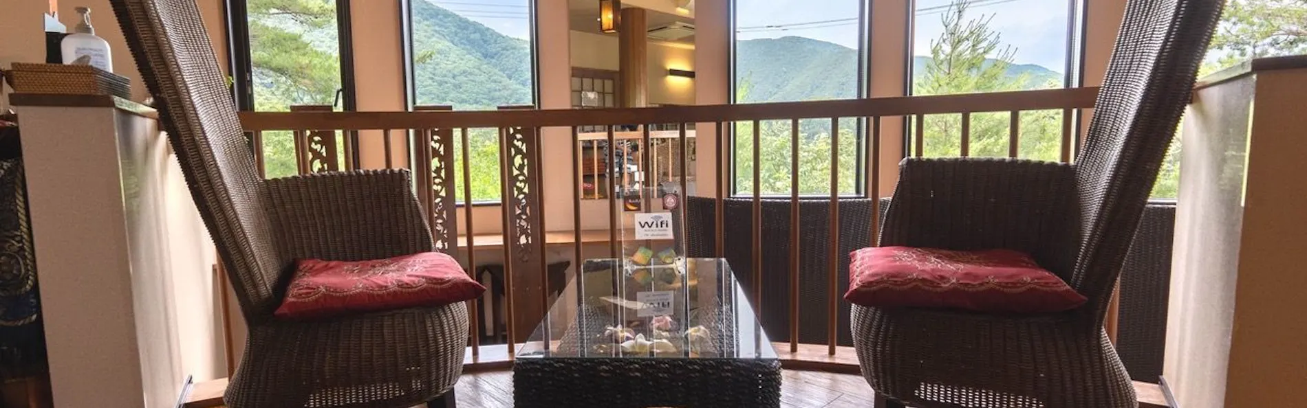 流辿別邸 観山聴月
