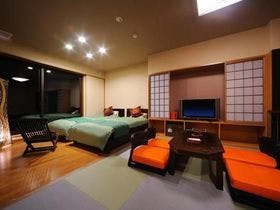 流辿別邸　観山聴月（かんざんちょうげつ）　