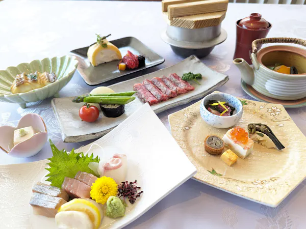 【1泊2食付】和と洋の融合、三重の美味が結集した「ステーキ懐石コース」