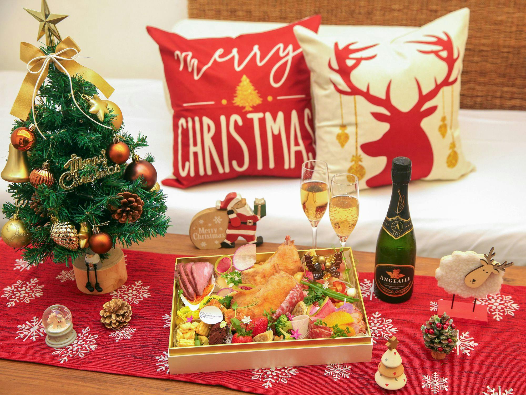 ～聖なる夜に大切な人と～夜景を眺めながらお部屋で贅沢クリスマスディナーBOXとスパークリングワイン付
