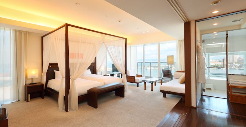 55平米 天蓋付きベッド デラックスツイン Anniversary 大切な1日に ケーキを添えて 1泊朝食付きプランプラン ホテルマリノアリゾート福岡 一休 Com