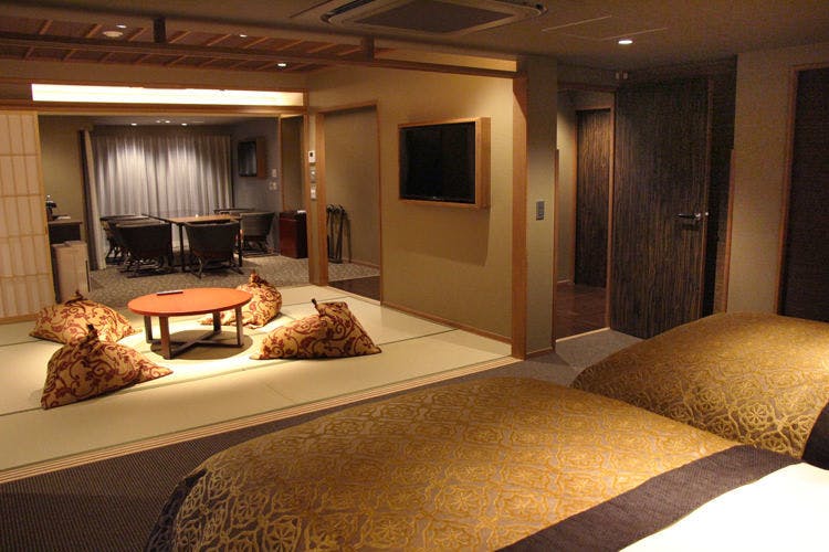 富士山温泉 別墅然然（べっしょ ささ） - SASA-YAMANASHI WINE LOUNGE