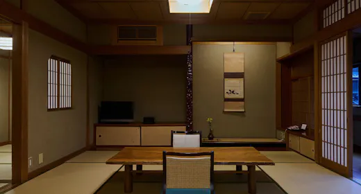 次の間付き和室(眺望:日本庭園)