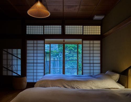 和洋室（眺望：日本庭園）