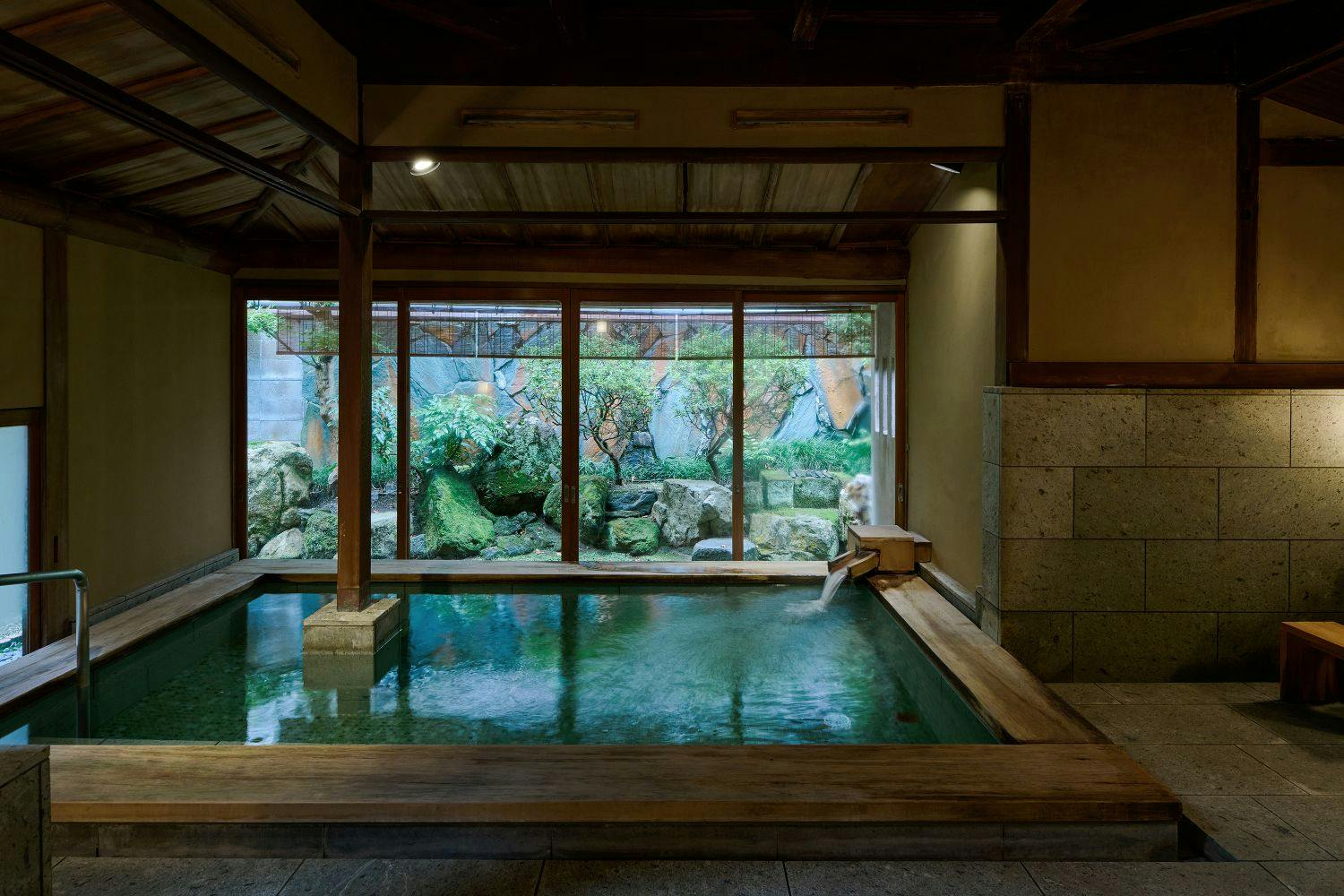 城崎温泉　登録有形文化財の宿　三木屋