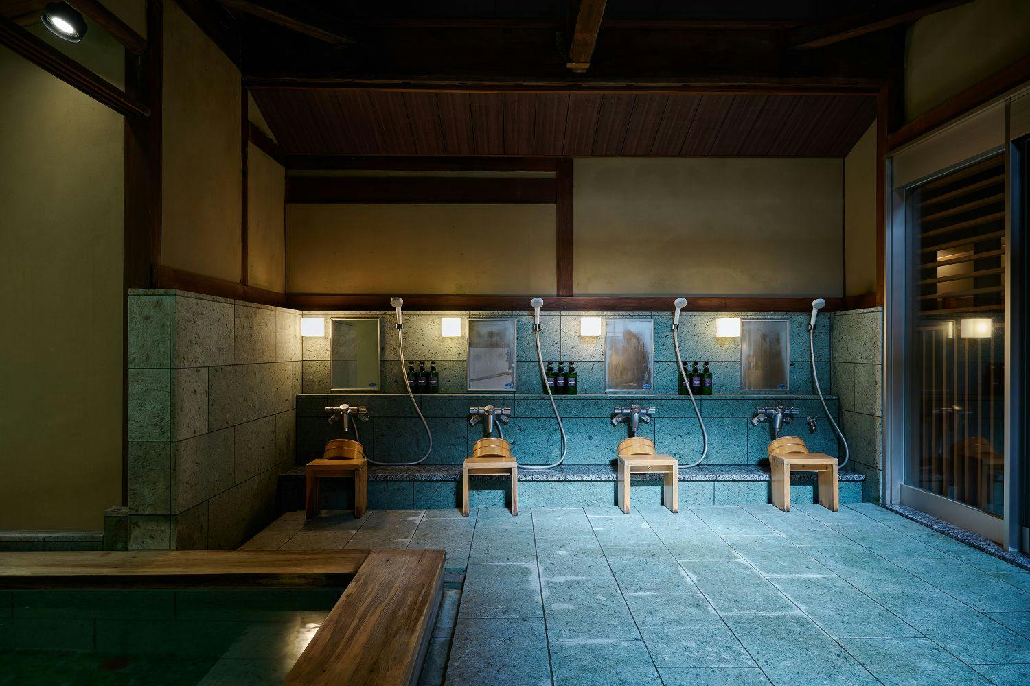 城崎温泉　登録有形文化財の宿　三木屋