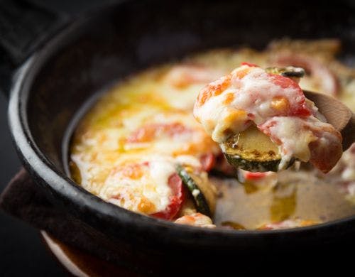 ズッキ－ニとトマトのグラタン。