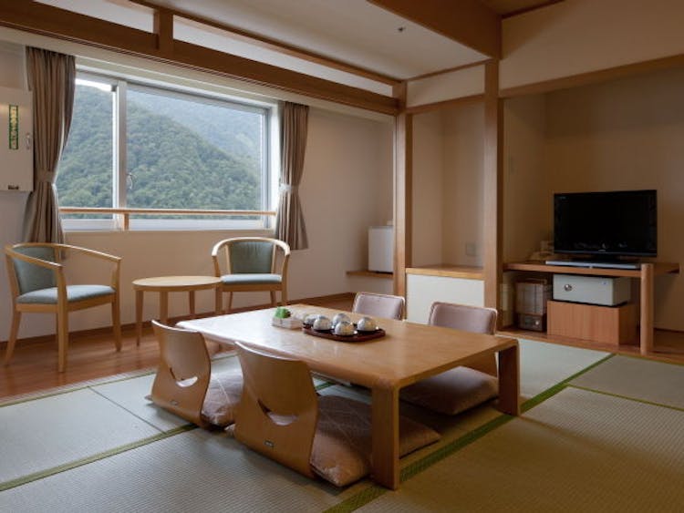 本館/和室12畳【禁煙】のサムネイル画像