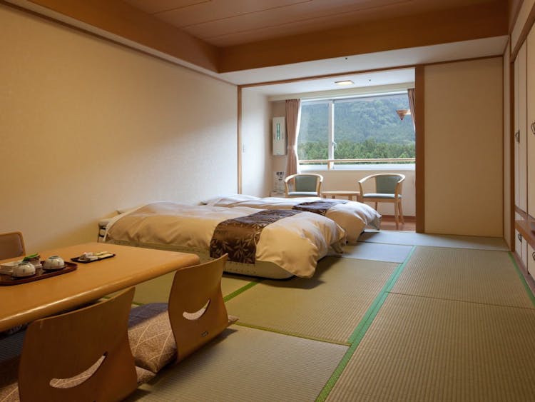 本館/和室ツイン12畳【禁煙】のサムネイル画像