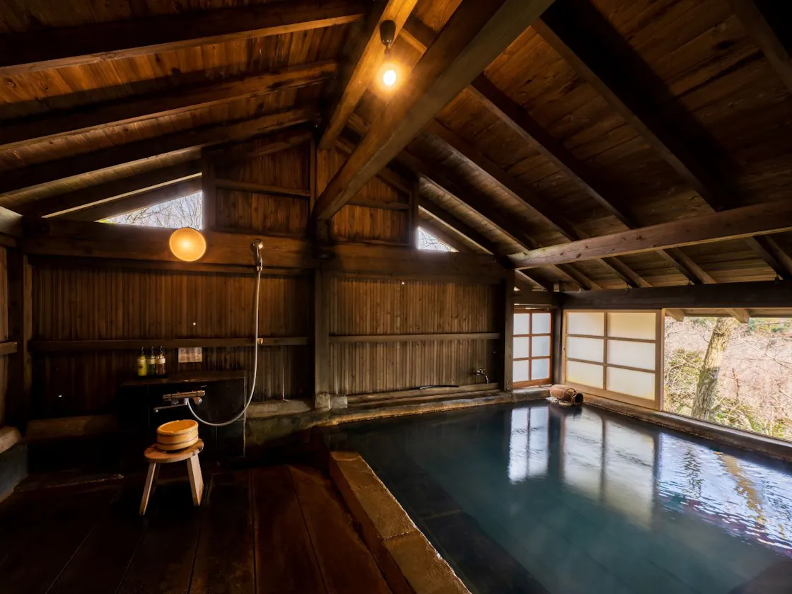 ห้องสไตล์ญี่ปุ่นและตะวันตก 'อ่างอาบน้ำในร่ม' ตัวอย่าง