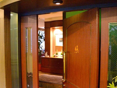 2階　ステーキクラブ「悠」