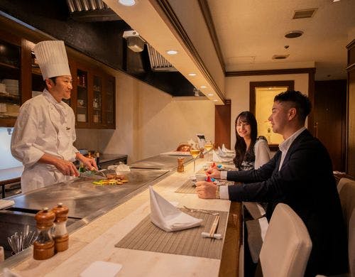 2階「ステーキクラブ悠」