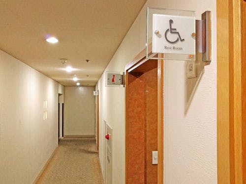 2階　車イスのお客様専用お手洗い