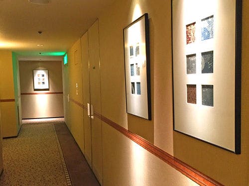 上層フロア廊下