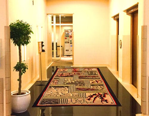 1階エレベーターホール