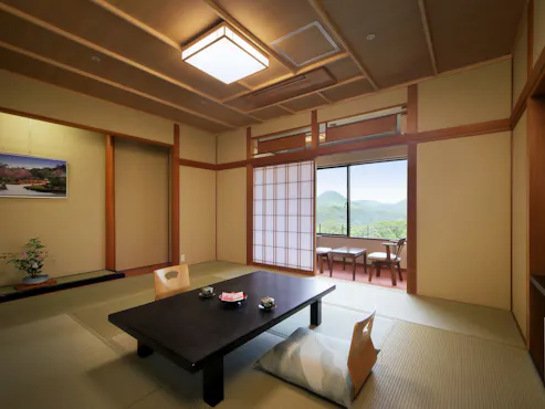 可享受綠水亭獨特景觀的日式客房(10疊)。