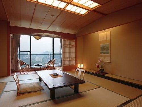 緑水亭のゆったり和室（12.5畳）