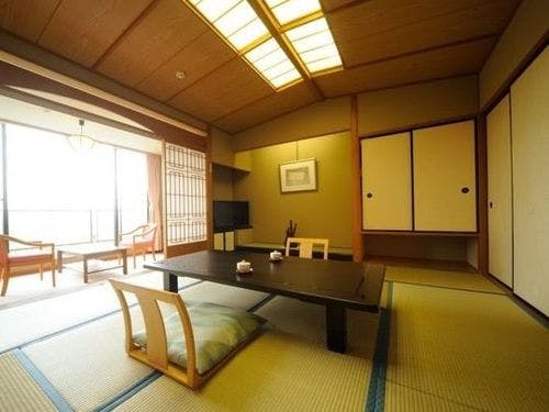 和洋室の和室10畳