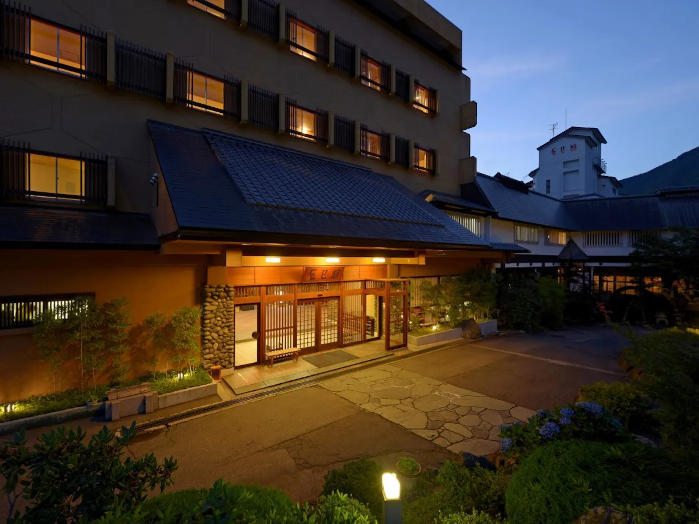 上牧温泉 辰巳館:外観