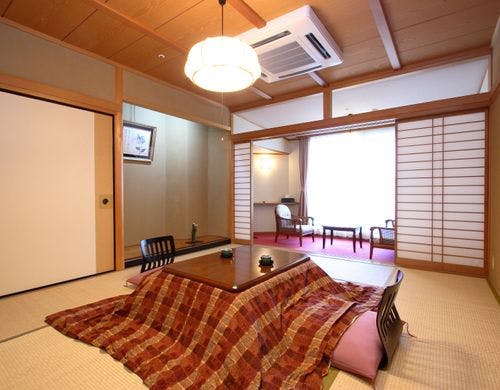 女性に人気の純和室 登竜館10畳+広縁