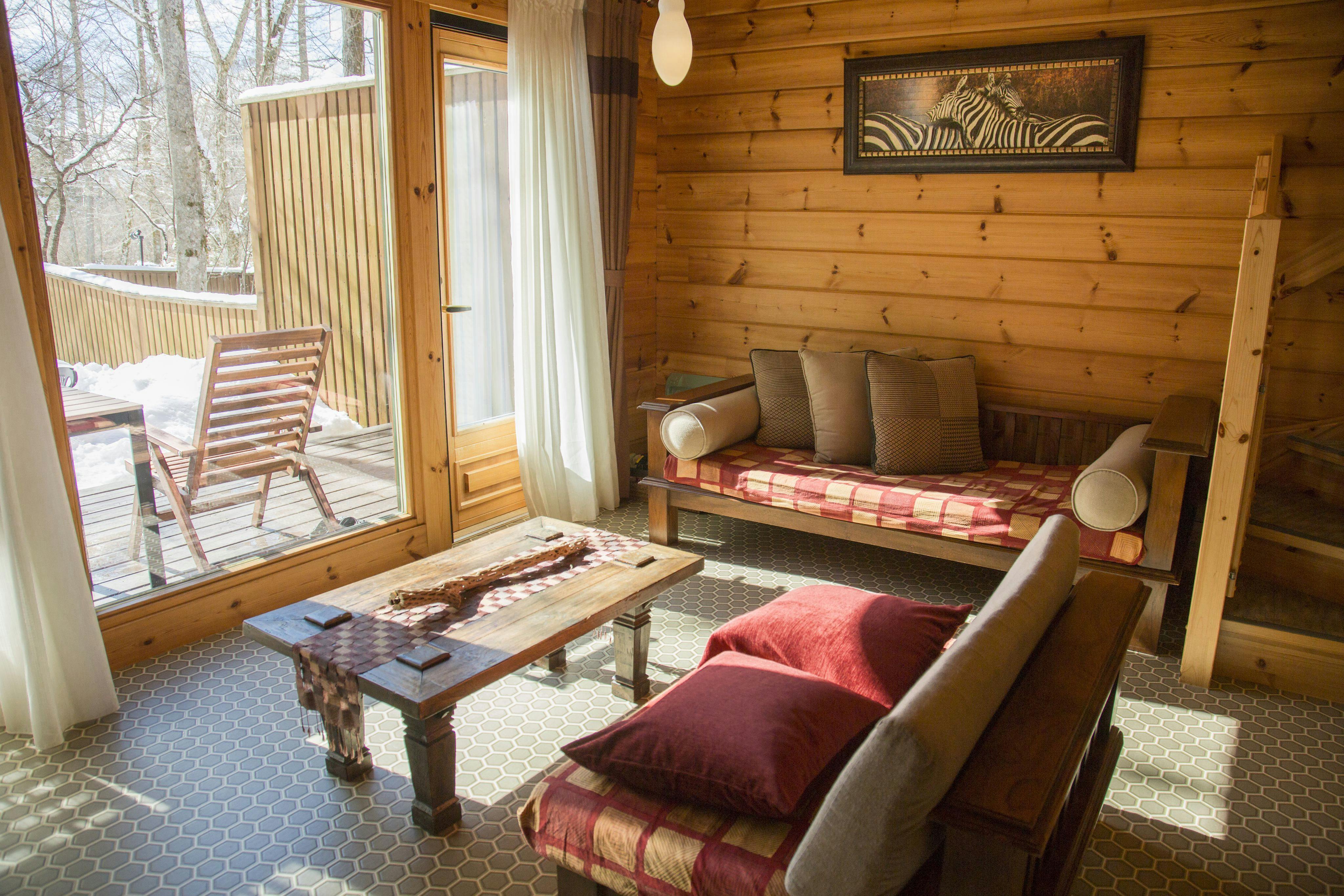 ペットと泊まれる[カーロフォレスタ]レッド全日対応宿泊券2枚 リッチ 