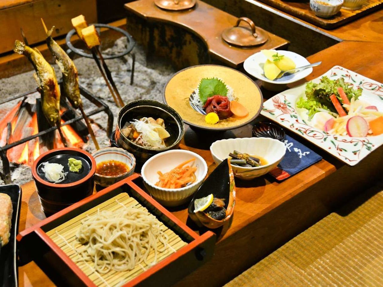 囲炉裏でたのしむ郷土料理＜会津地鶏＞