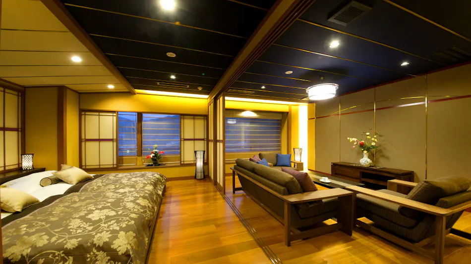 Kanazawa Yuwaku Onsen Hyakurakuso