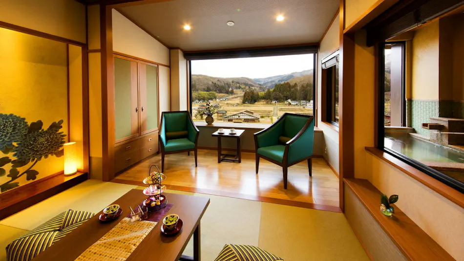 Kanazawa Yuwaku Onsen Hyakurakuso