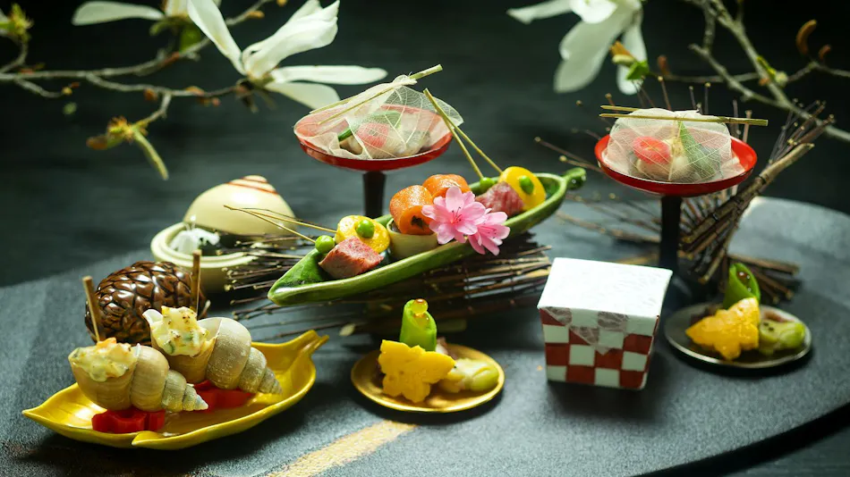 Kanazawa Yuwaku Onsen Hyakurakuso