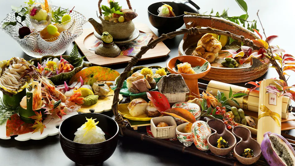 Kanazawa Yuwaku Onsen Hyakurakuso