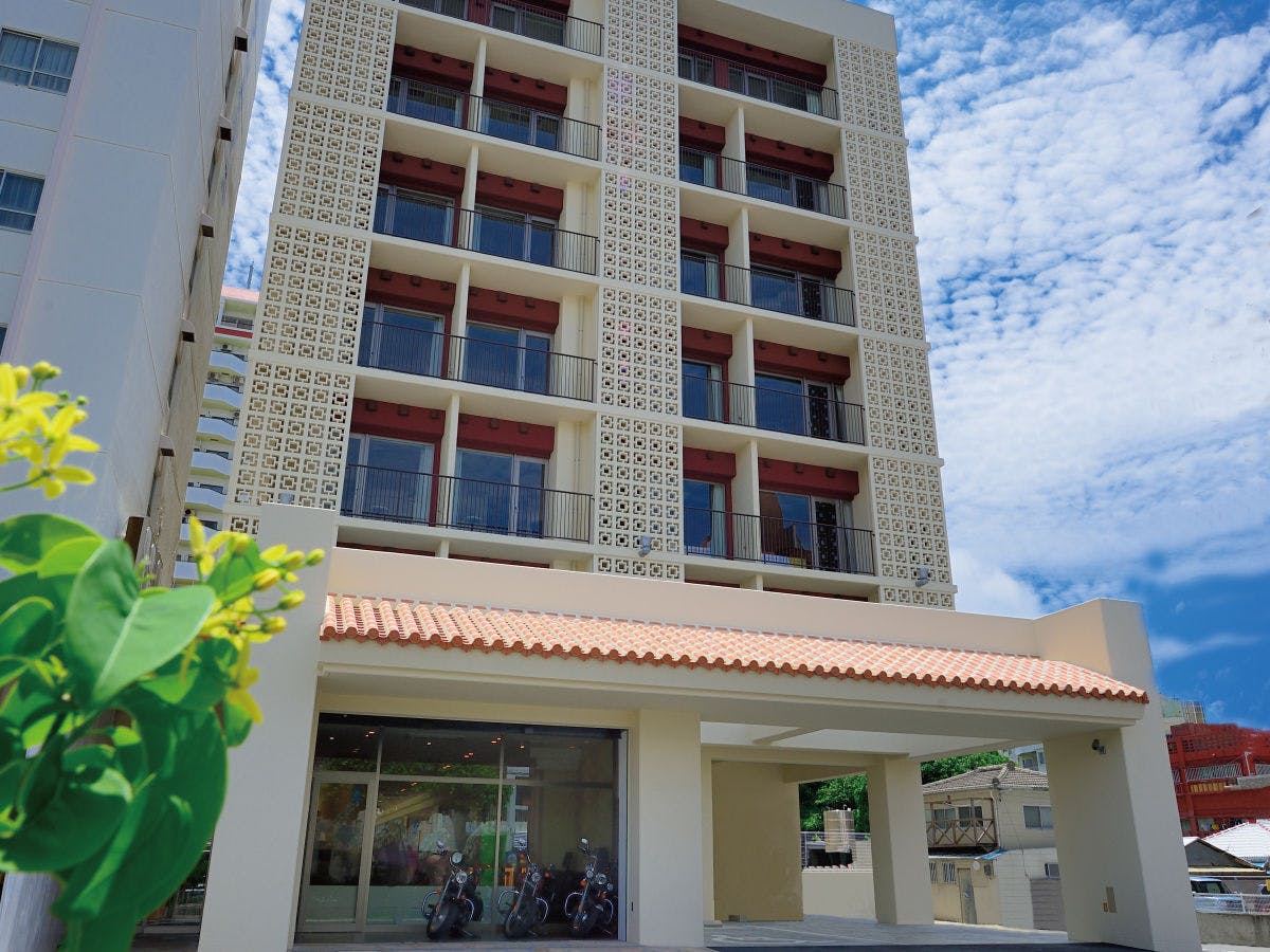 メインタワー外観