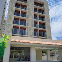 メインタワー外観