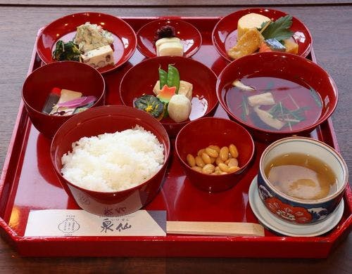 老舗割烹「泉仙」の仕出し和朝食
