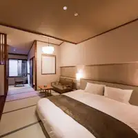 Kamar Double dengan Bak Mandi Hinoki, 30m² / Kapasitas 2 orang.
