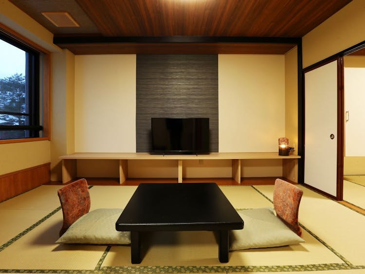 【ホテル櫻井で一番予約の多い部屋】本客殿 次の間付＜禁煙＞のサムネイル画像