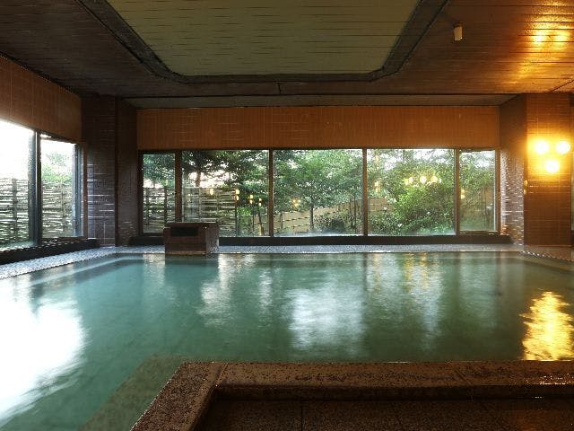 【ห้องอาบน้ำรวม / อ่างอาบน้ำในร่ม】