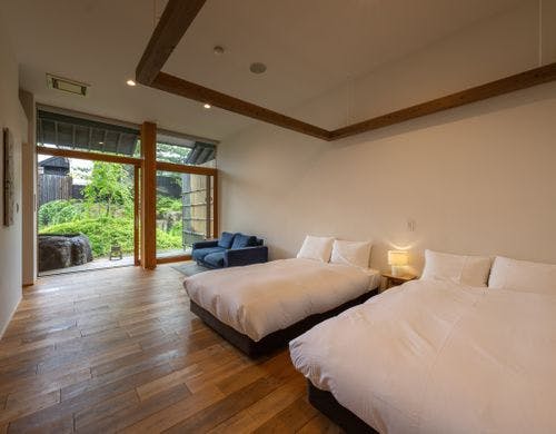 【SAKURA02】1F、中庭を眺める心地良い客室